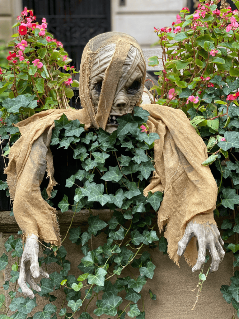 NYC halloween decorations